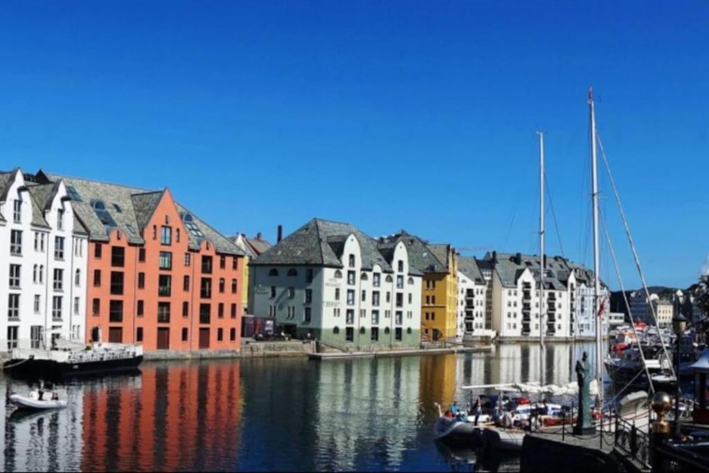 Free Parking Space, 2 Bed Room, Short Walk To Brosundet Ålesund Dış mekan fotoğraf
