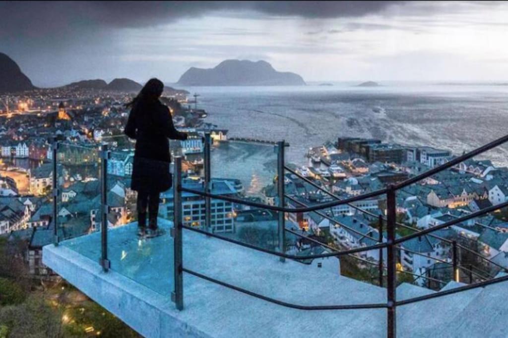 Free Parking Space, 2 Bed Room, Short Walk To Brosundet Ålesund Dış mekan fotoğraf