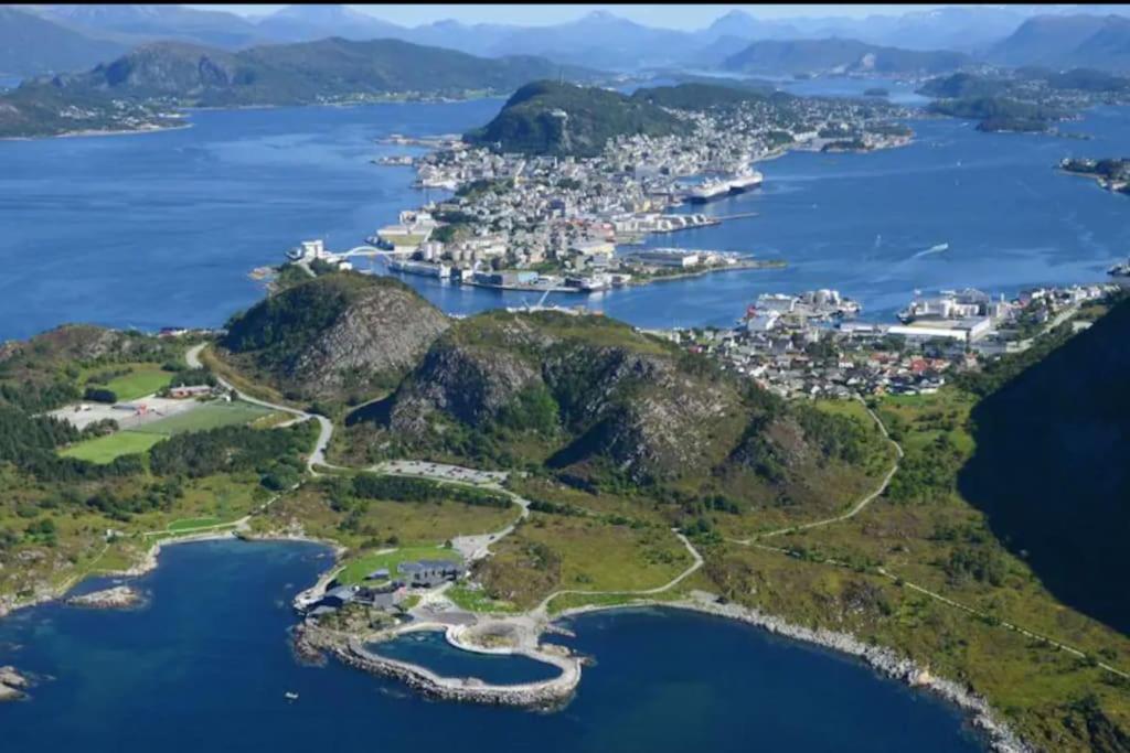 Free Parking Space, 2 Bed Room, Short Walk To Brosundet Ålesund Dış mekan fotoğraf