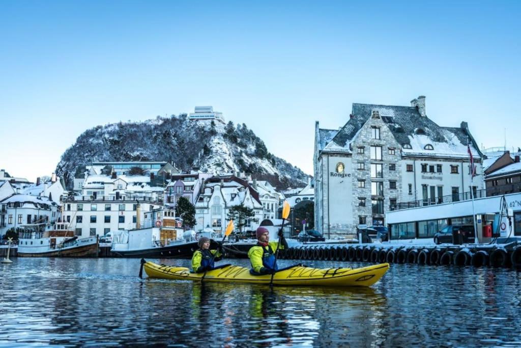 Free Parking Space, 2 Bed Room, Short Walk To Brosundet Ålesund Dış mekan fotoğraf